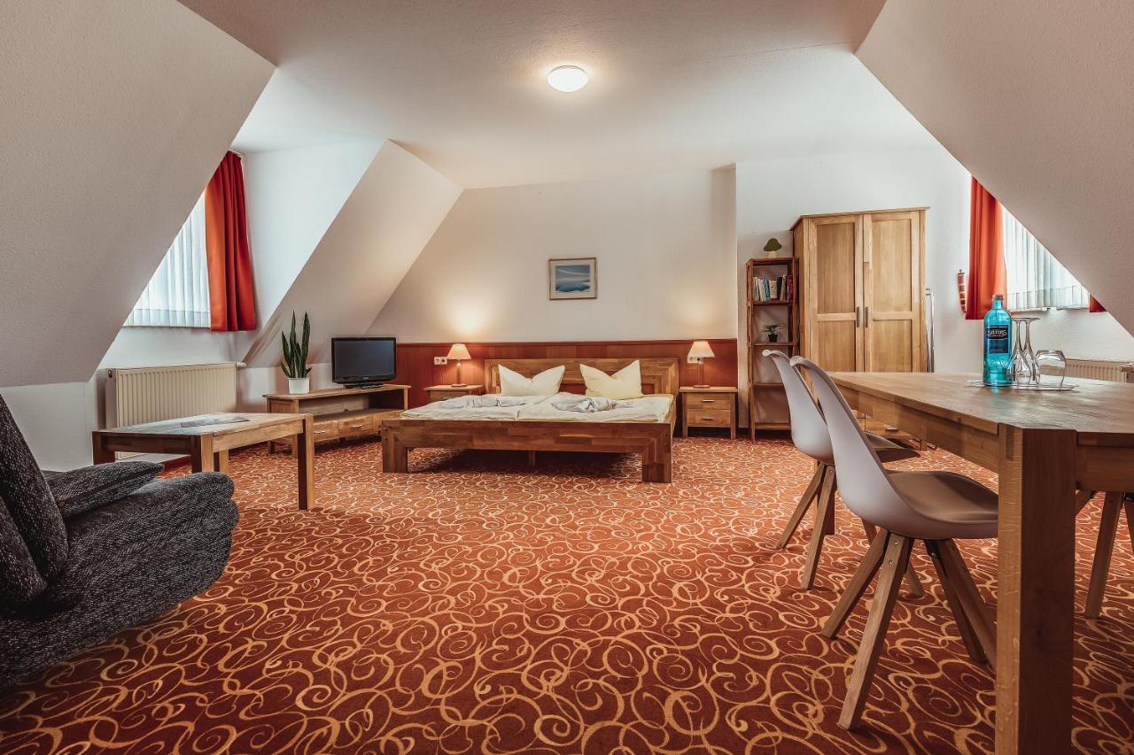 Landhotel Lewitz Muehle Banzkow Extérieur photo