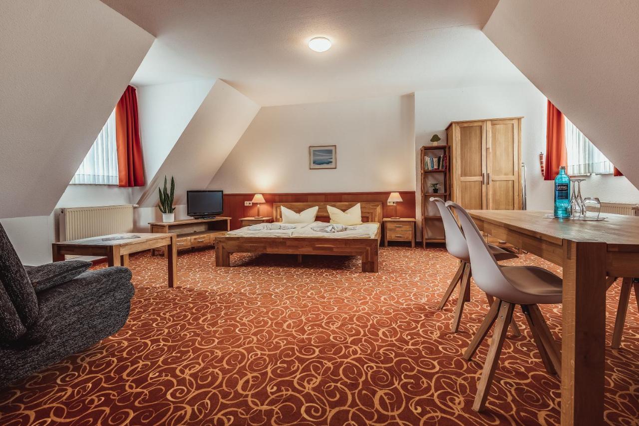 Landhotel Lewitz Muehle Banzkow Extérieur photo